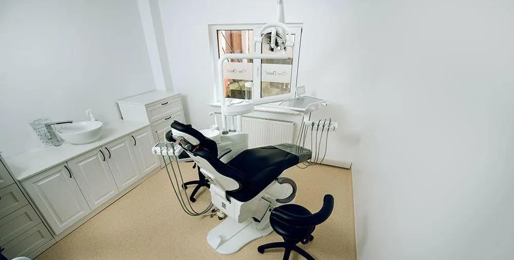 Tehnologie dentară modernă în clinica Rose Dental Expert Suceava