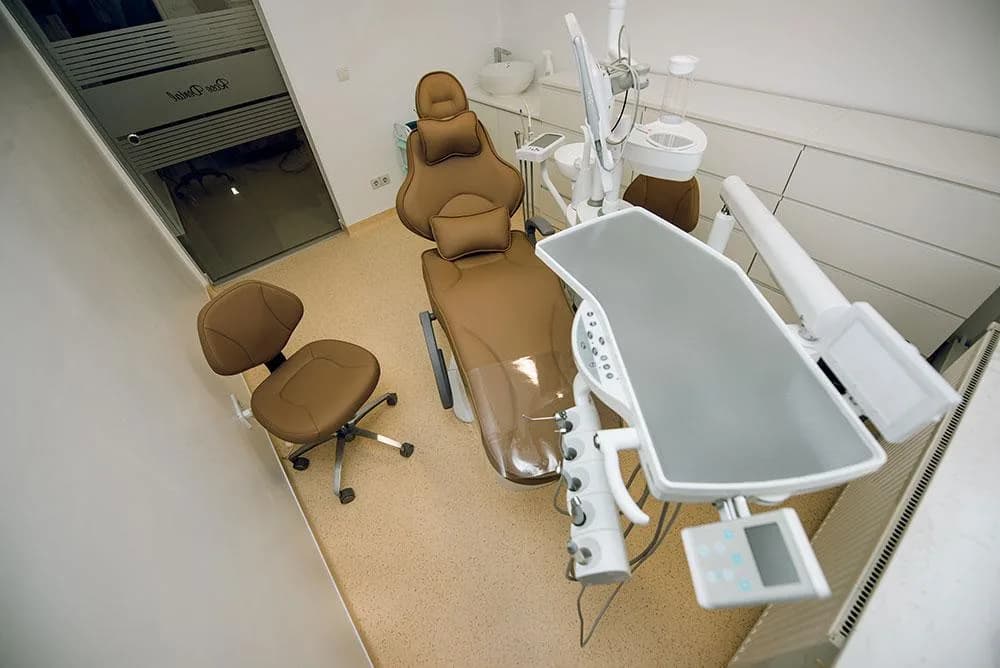 Recepție clinică stomatologică Rose Dental Expert Suceava — cabinet stomatologic modern